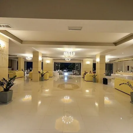Gmp Bouka's Golden Sun Hotel